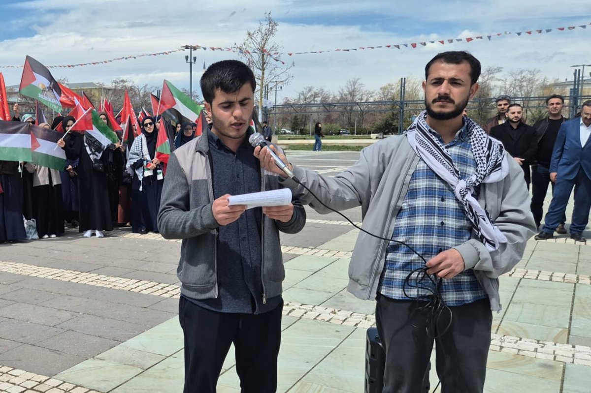 Van YYÜ’de “Kampüsten Tek Yürek Gazze” yürüyüşü düzenlendi