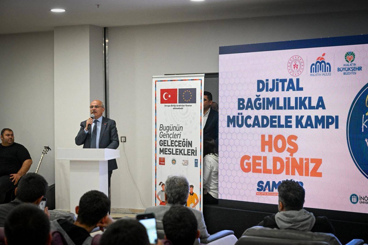 Başkan Er: Gençlere yönelik ciddi yatırımlarımız var