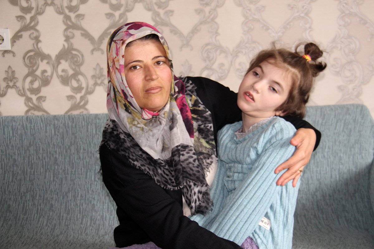 Serebral Palsi hastası minik Nisa'nın ailesinden robotik yürütme cihazı için hayırseverlere çağrı