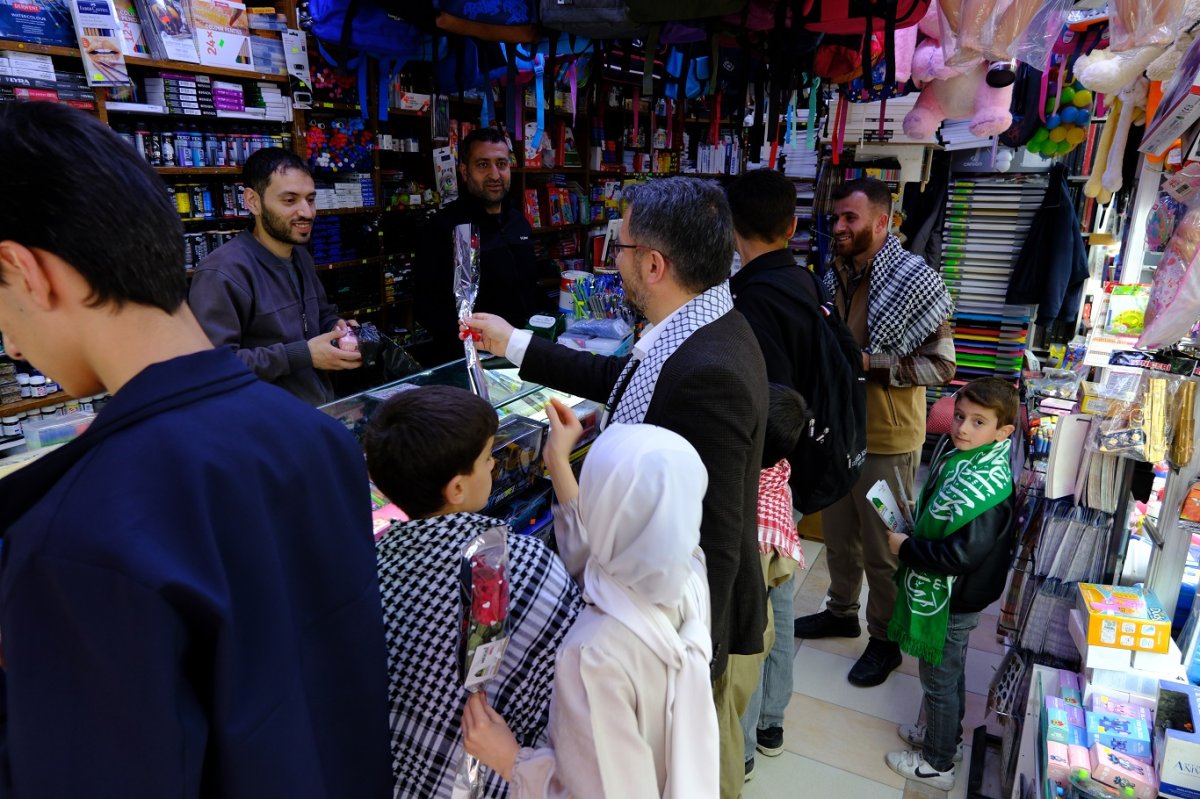 Van’da Mevlid-i Nebi etkinliğine güllerle davet