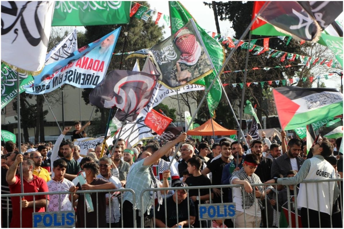 Fotoğraf kareleriyle Adana Mevlid-i Nebi coşkusu