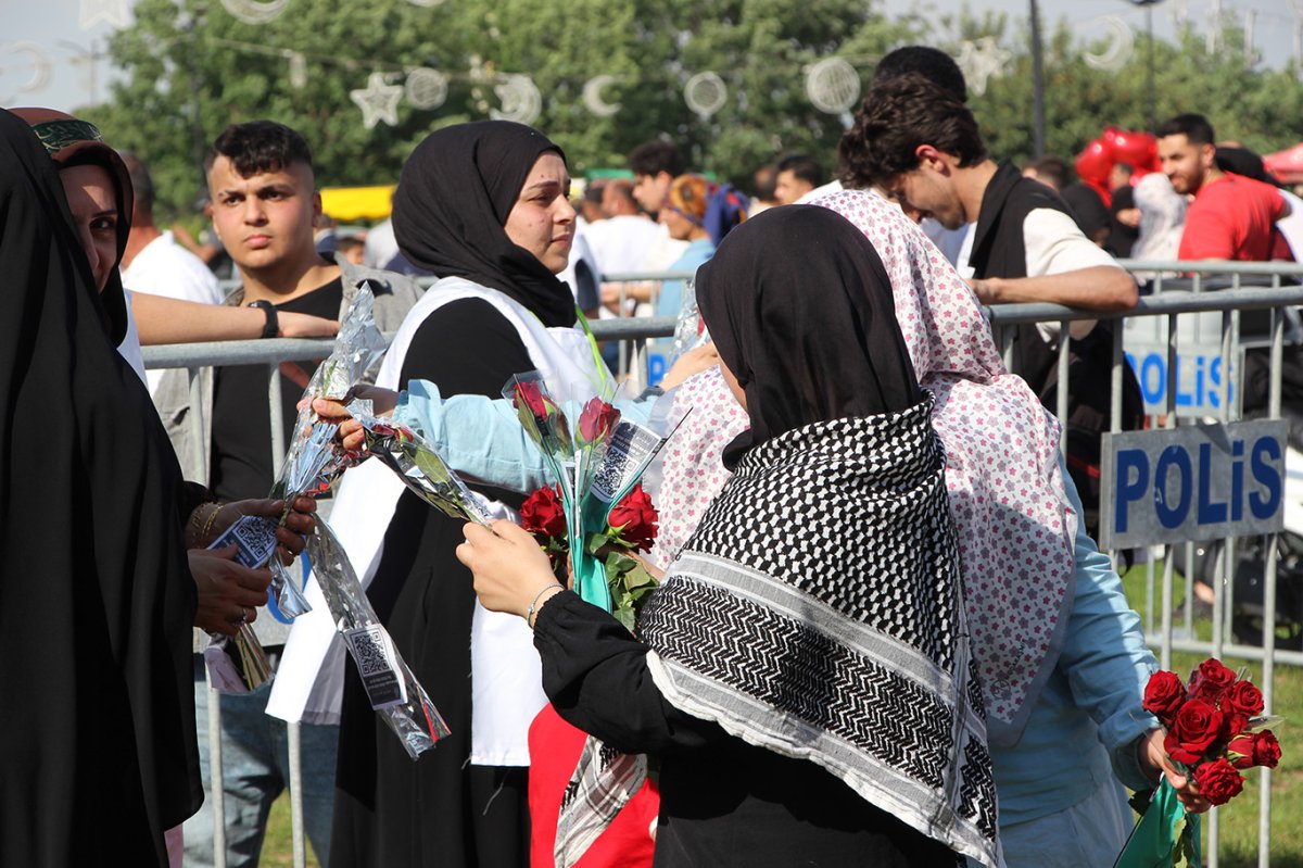 Adana'da Mevlid-i Nebi etkinliğine katılan kadınlar duygularını paylaştı