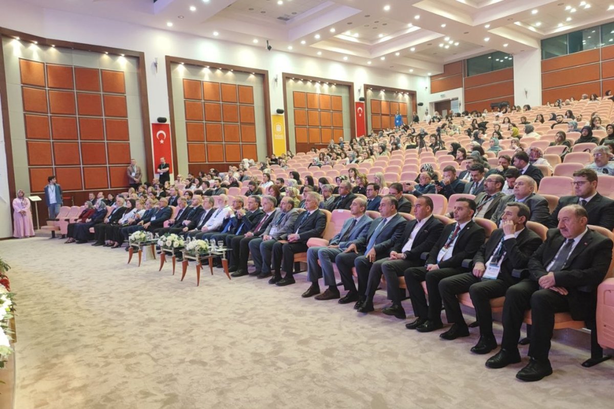 Doğurganlık Çöküşü Çalıştayı başladı, katılımcılardan nüfus krizi uyarısı