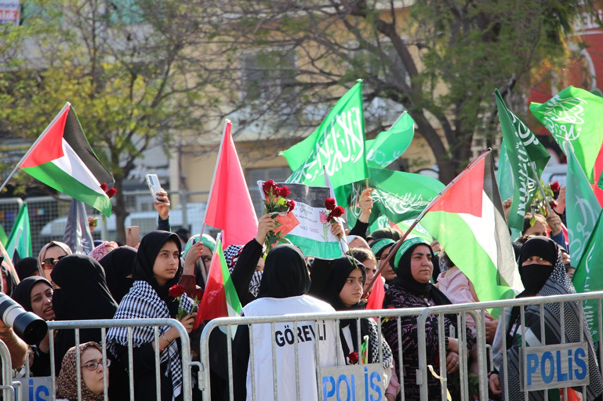 Mevlid-i Nebi etkinliğinde çocuklardan duygusal Peygamber sevgisi mesajı