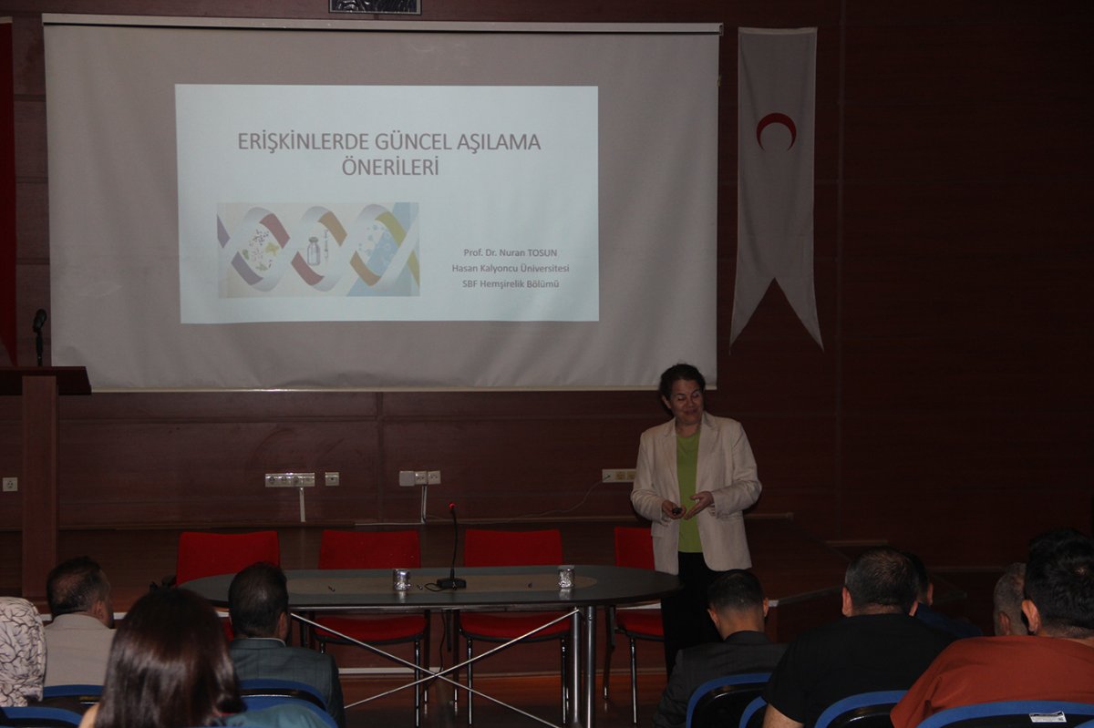 Cizre'de "Güncel Sağlık Sorunları ve Hemşirelik" paneli düzenlendi