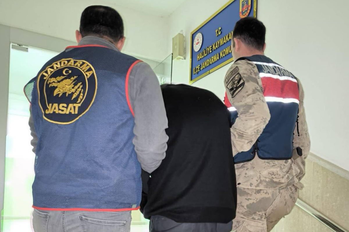 Şanlıurfa’da haklarında kesinleşmiş hapis cezası bulunan 2 kişi yakalandı