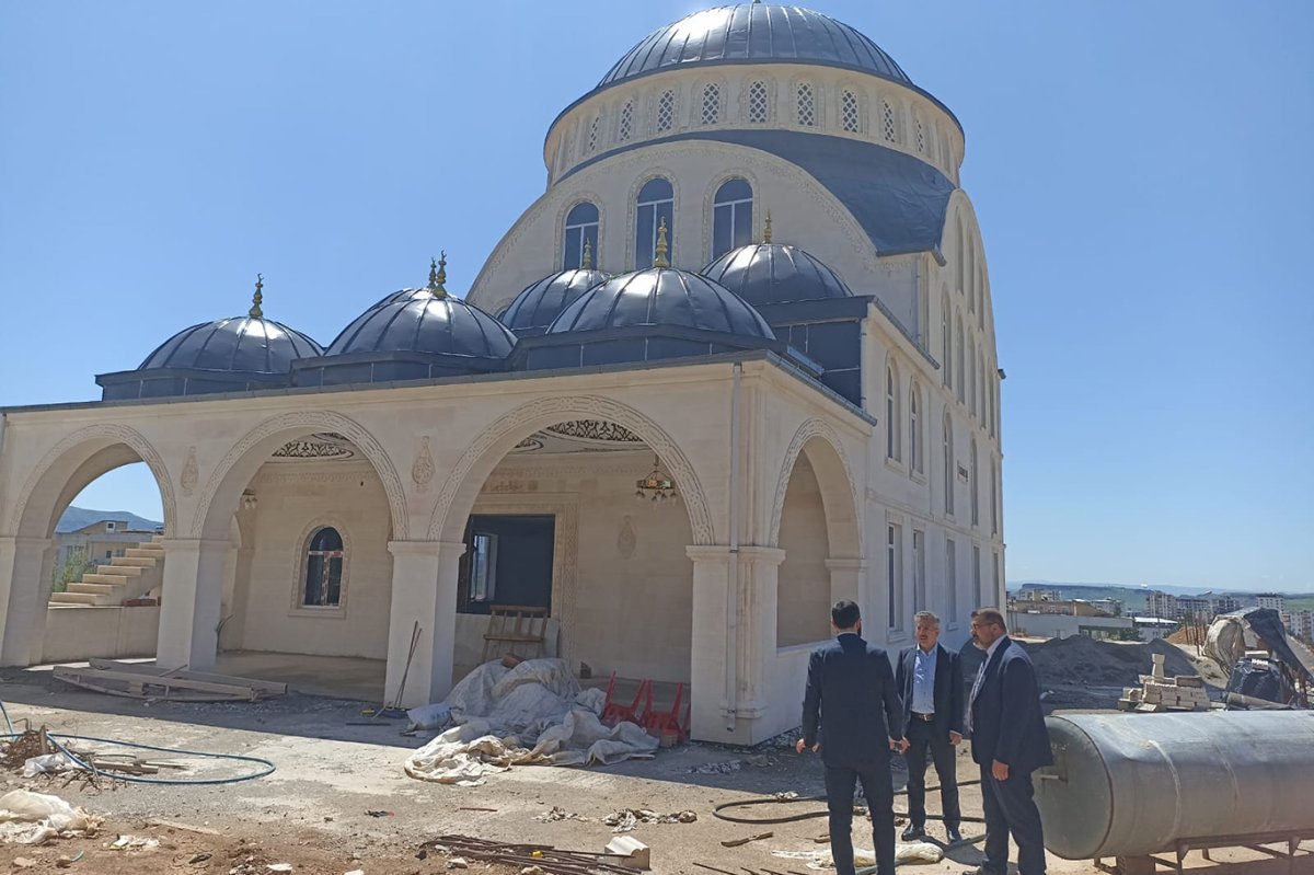 Müftü Durmuş, Kozluk'ta camii ve Kur'an kursu inşaatlarını inceledi