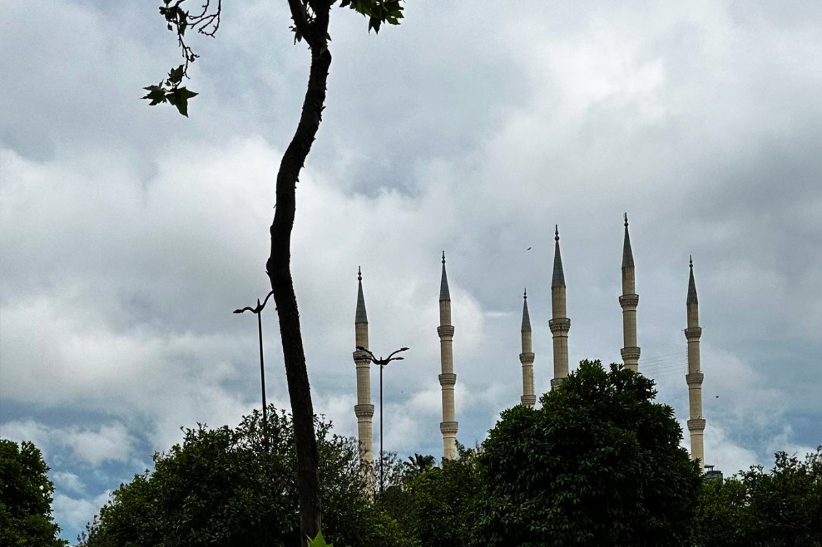 Adana’nın simge yapıları ve manzaraları kartpostallık karelerde buluştu