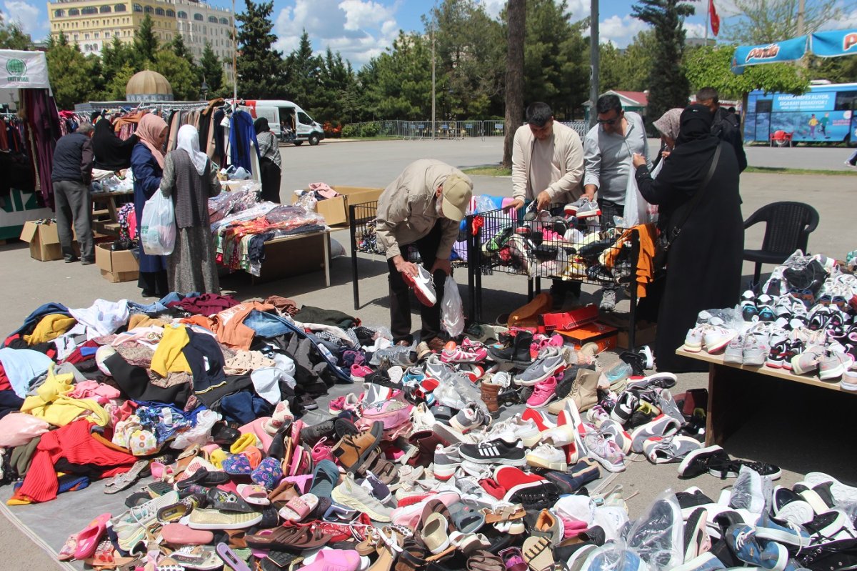 Umut Kervanı Mardin'de yetim ve muhtaçlar yararına kermes düzenliyor