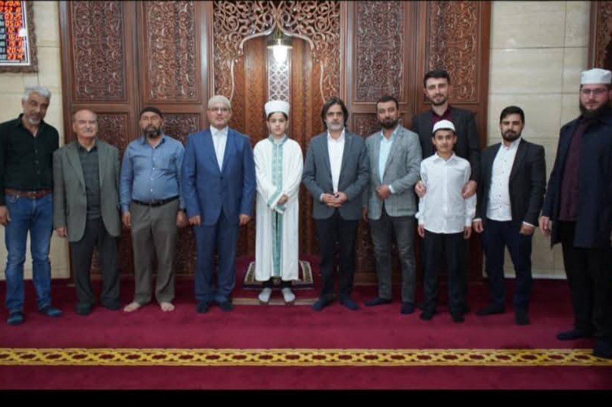 13 yaşındaki hafız minbere çıktı, cemaati mest etti