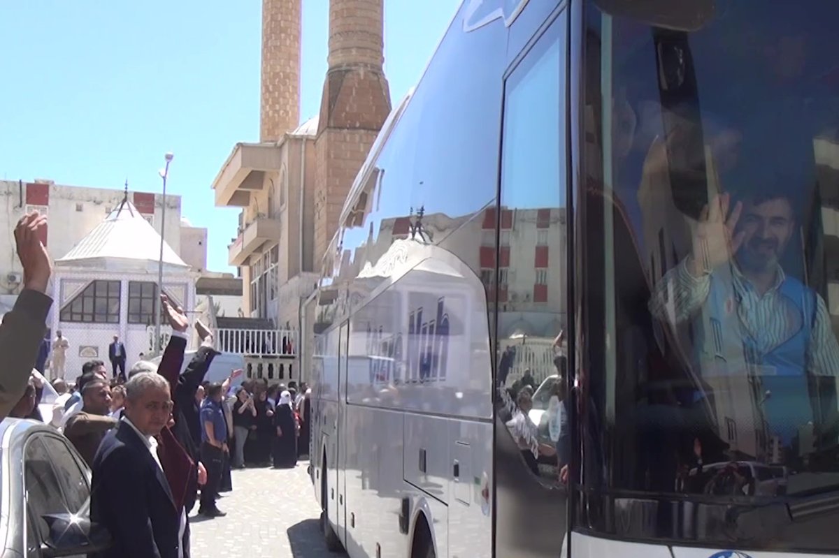 Şırnak'ta 139 Hacı adayı dualarla kutsal topraklara uğurlandı