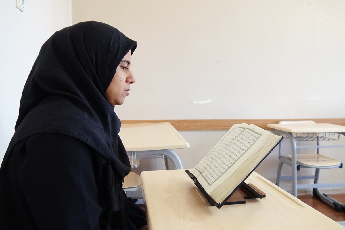 Kâbe'de ettiği dua hayatını değiştirdi: Üniversiteyle birlikte hafız oldu