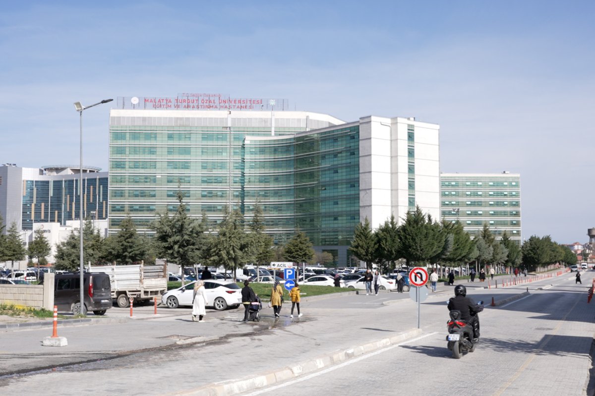 Malatya'da aynı günde 3 hastanın kalp deliği şemsiye yöntemiyle başarıyla kapatıldı