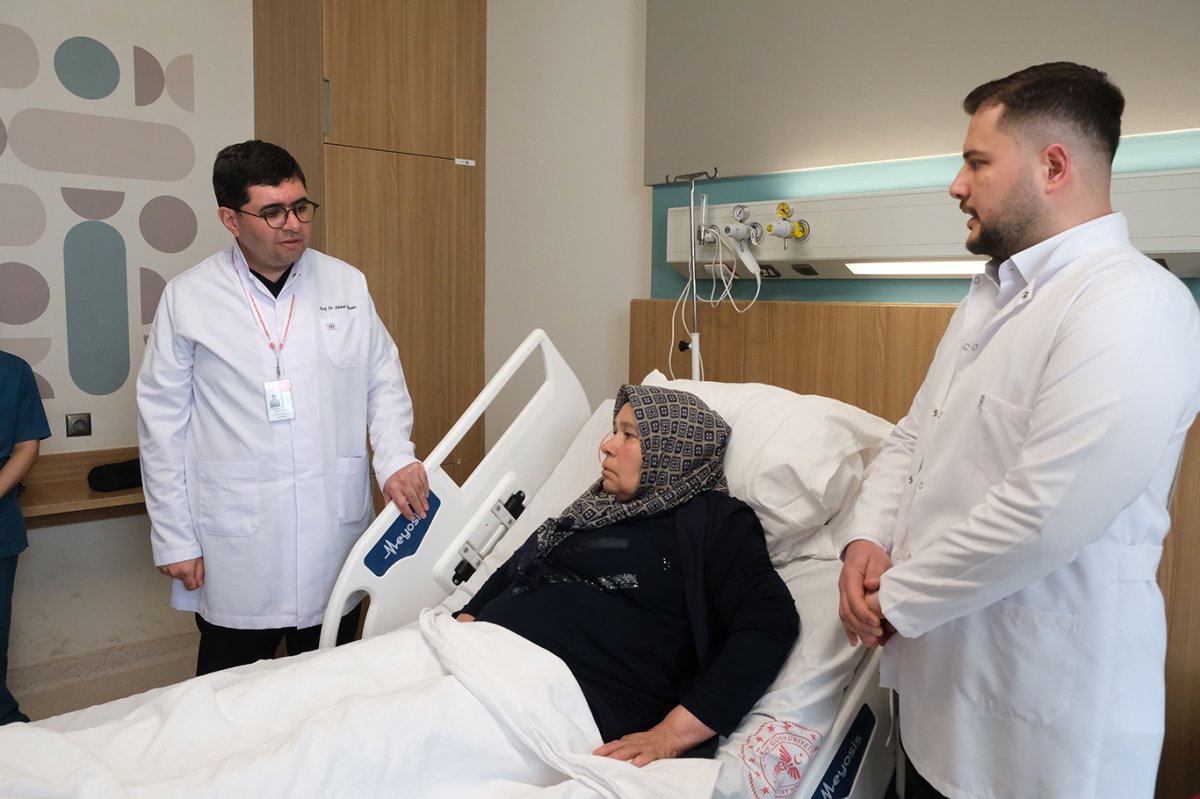 Gaziantep Şehir Hastanesi'nde bir ilk: Ağrı pili tedavisi uygulandı