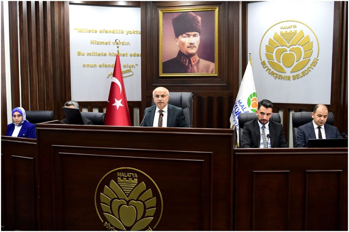 Büyükşehir Belediye Başkanı Er: Raylı sistemimiz AYGM tarafından onaylandı