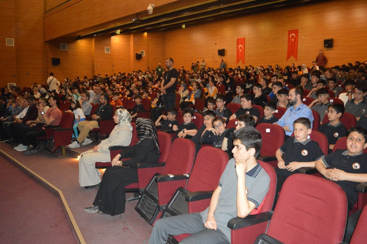 Mersin'de akaryakıt tesisinde yangın: 1 kişi hayatını kaybetti