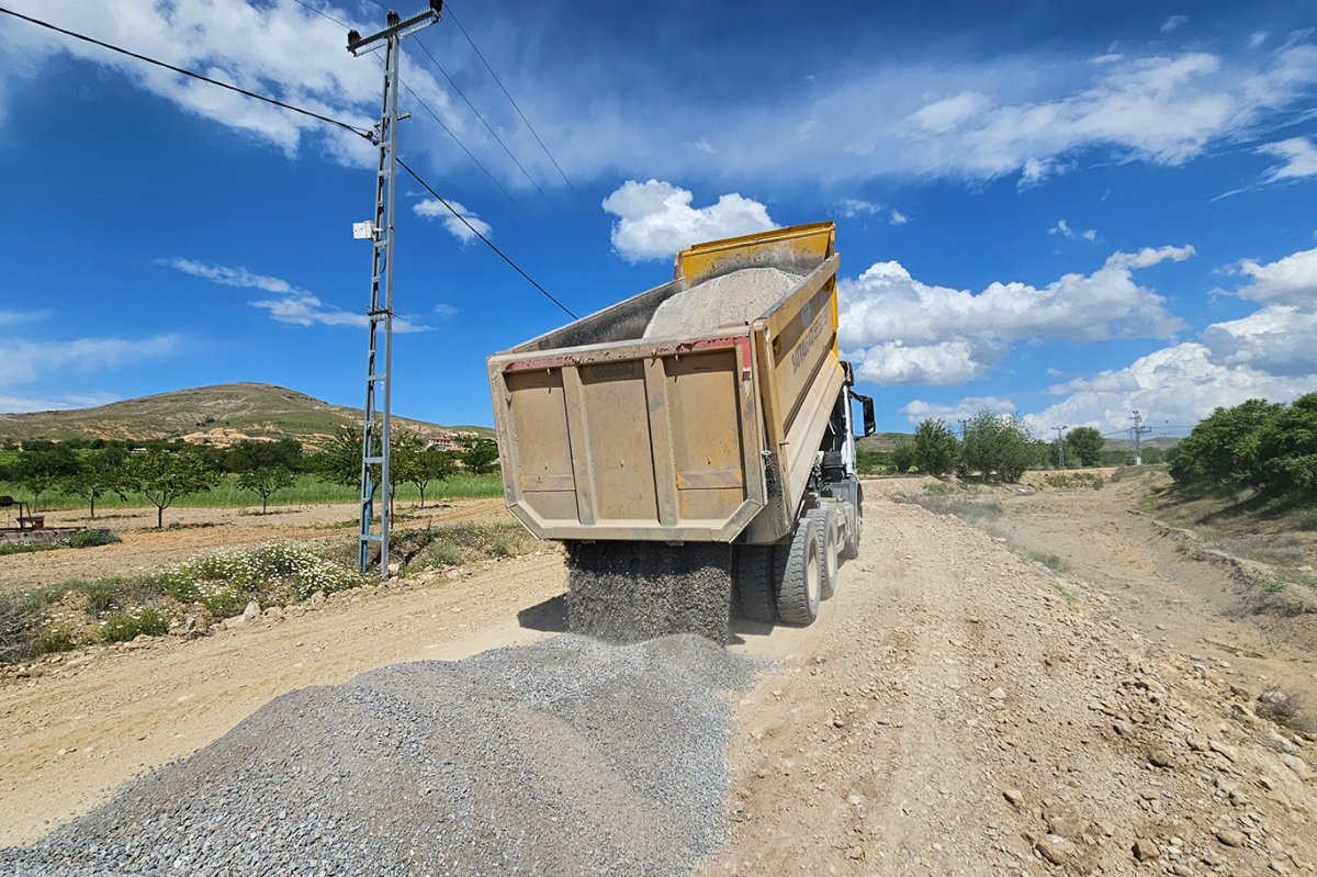 Malatya'da yol düzenleme çalışmaları devam ediyor