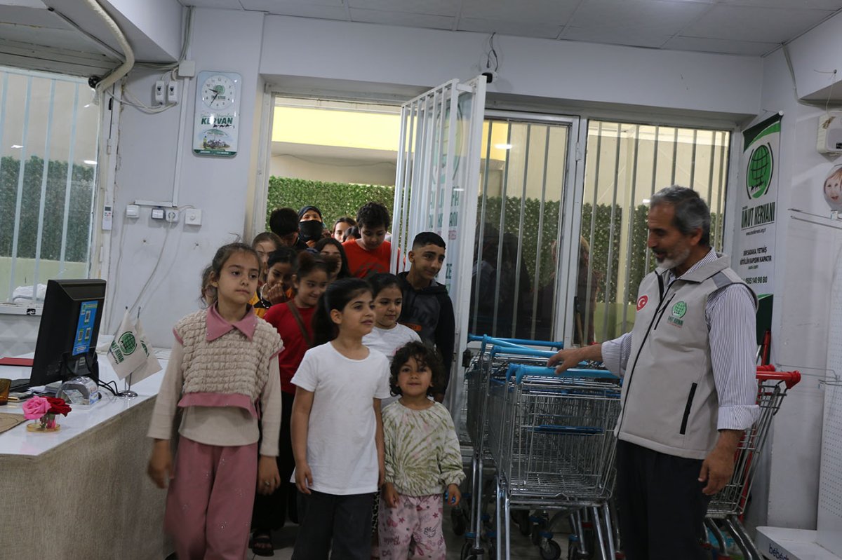 Şanlıurfa’da yetim ve muhtaç ailelere bayramlık desteği