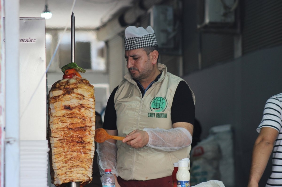 HÜDA PAR Tarsus Kadın Kolları'ndan Umut Kervanı kermesine ziyaret