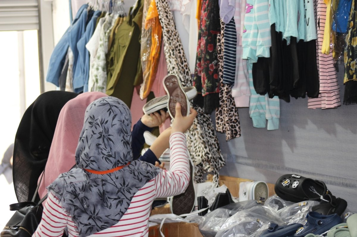 HÜDA PAR Tarsus Kadın Kolları'ndan Umut Kervanı kermesine ziyaret