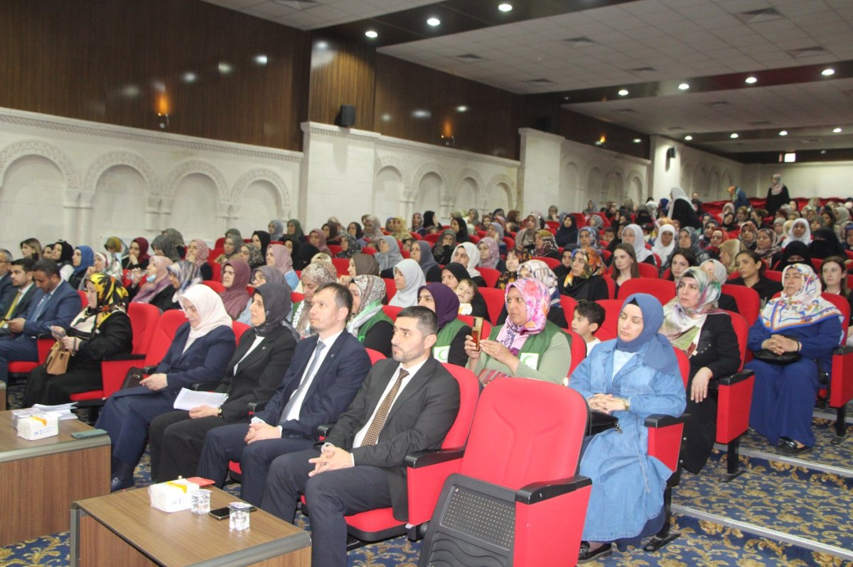 Akbulut: Filistin'deki asıl direnişin mimarı ve koruyucusu annedir