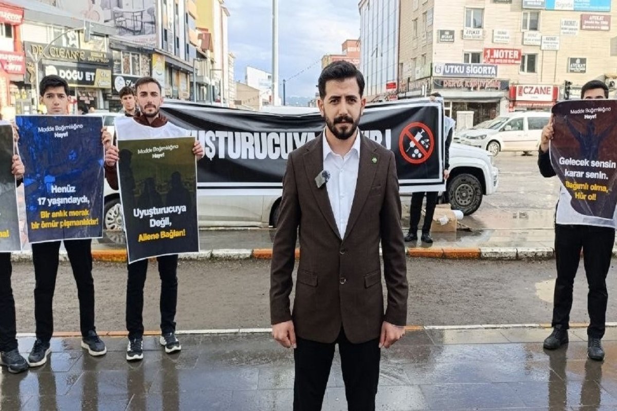HÜDA PAR Ağrı Gençlik Kollarından "Madde Bağımlılığına Hayır" eylemi