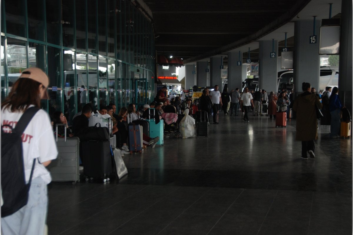 İzmir Otogarı’nda bayram yoğunluğu başladı