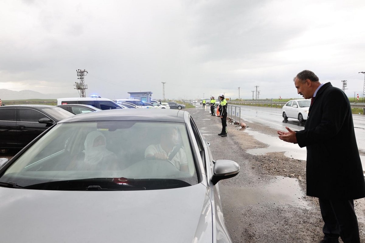 Vali Önder Bozkurt, Kurban Bayramı öncesi trafik denetimine katıldı