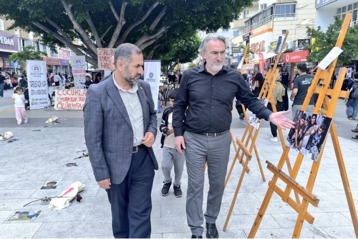 Tarsus'ta "Gör ve Unutma!" temalı Gazze ve Doğu Türkistan fotoğraf sergisi