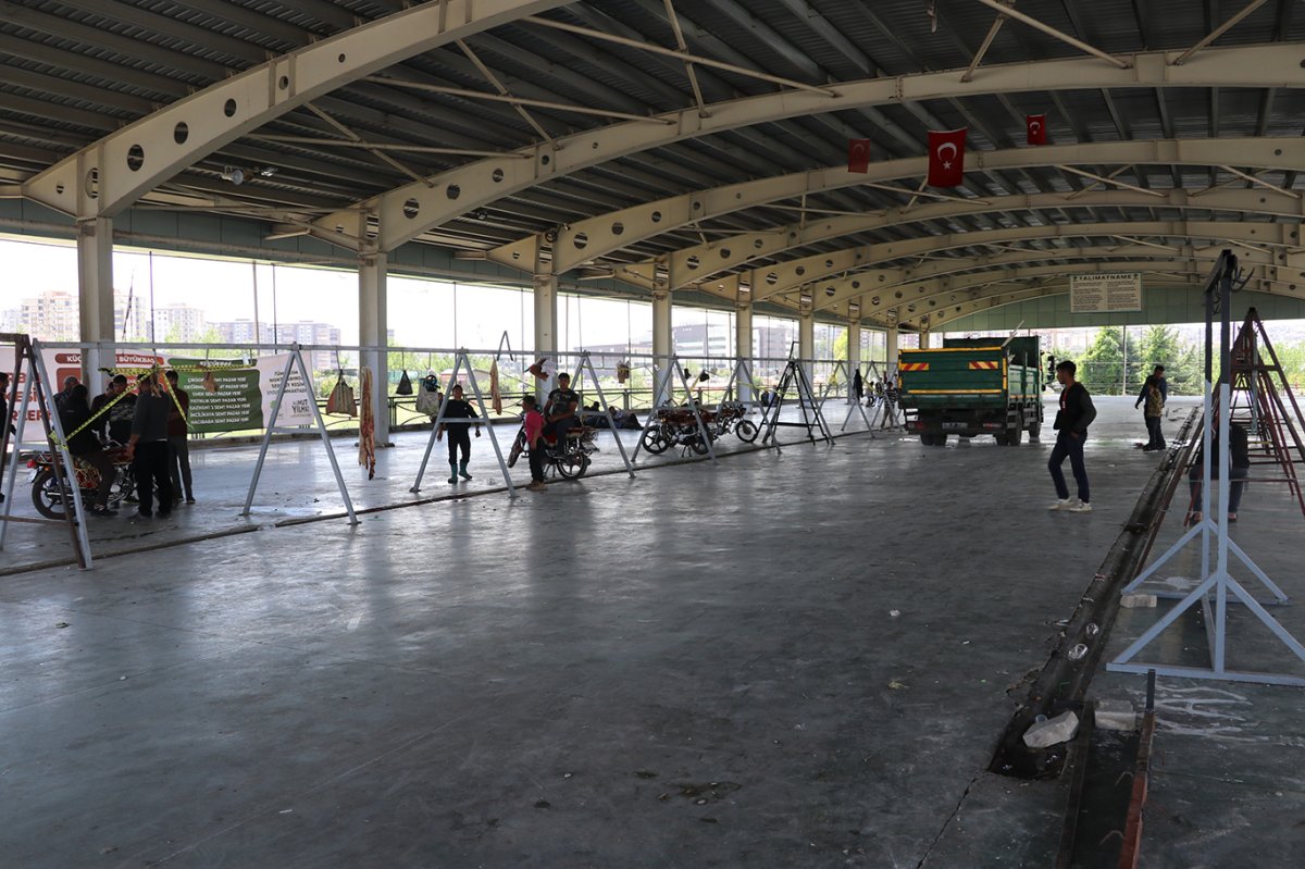 Gaziantep'te kasaplar kurbanlık kesimi için hazır