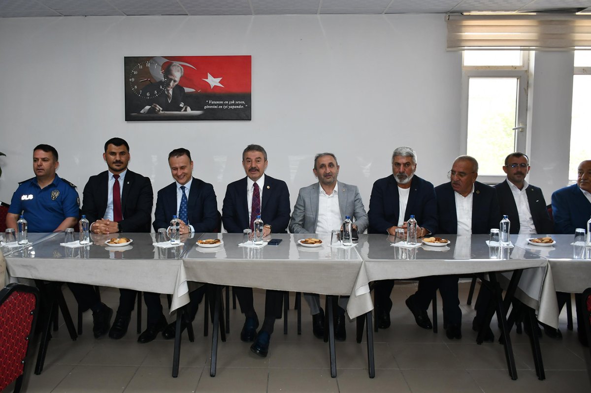 HÜDA PAR Milletvekili Demir, idil'de resmi bayramlaşma programına katıldı