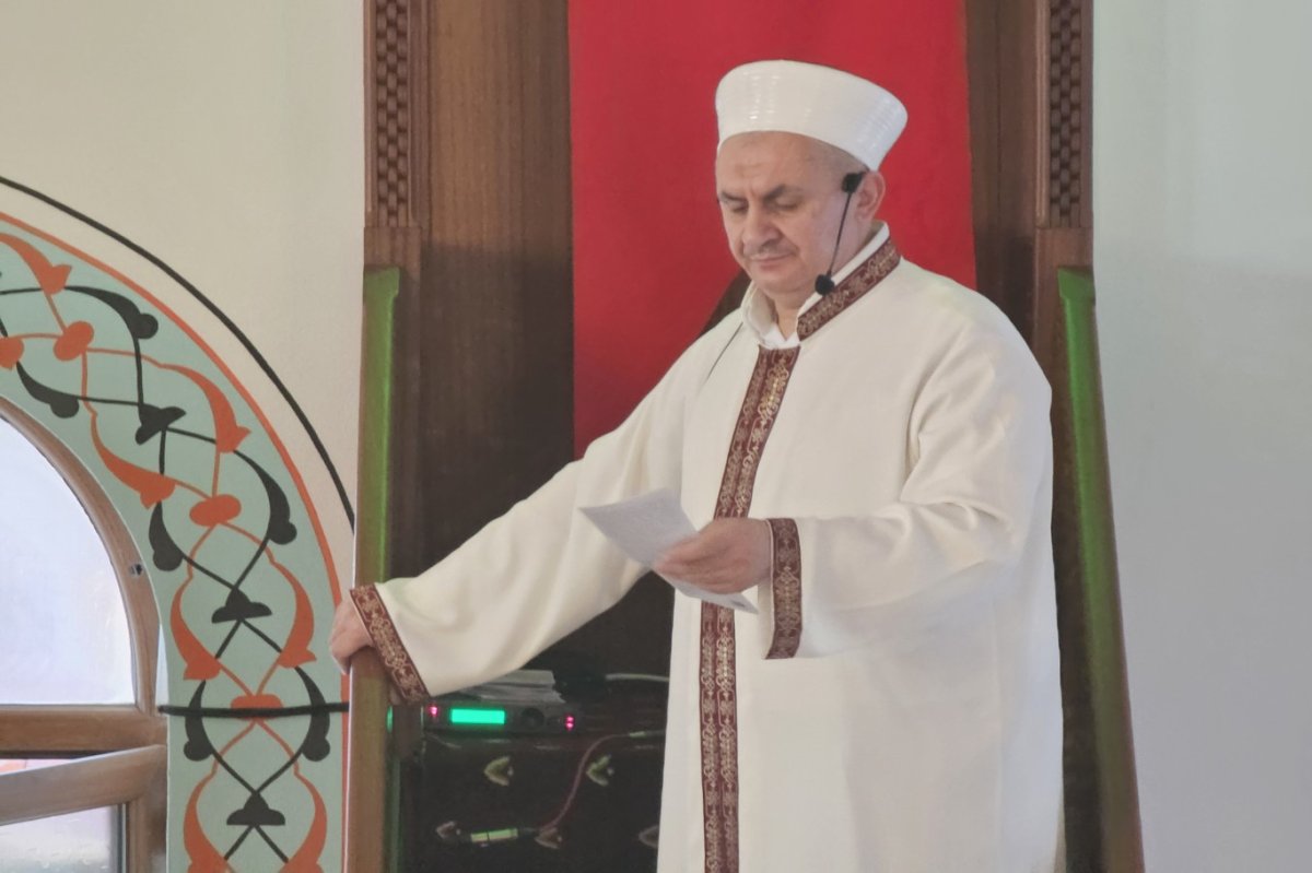 Bursa'da vatandaşlar Kurban Bayramı namazı için camilere akın etti
