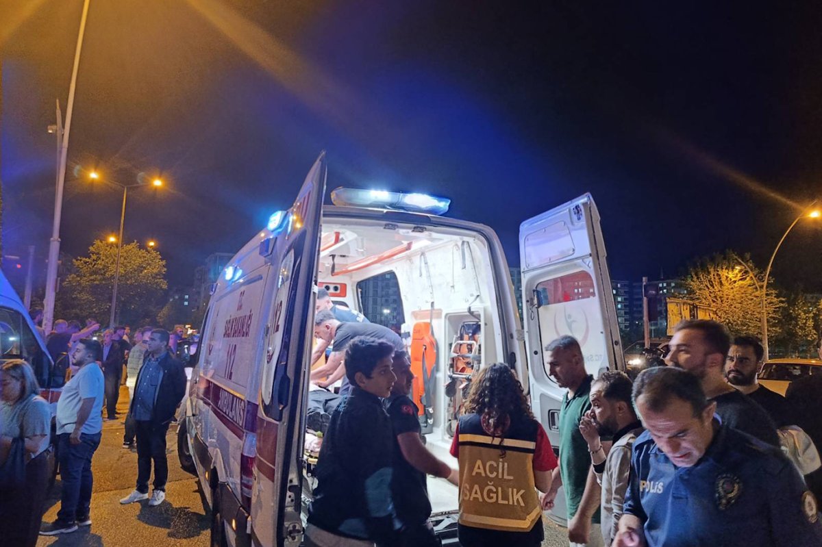 Diyarbakır’da kontrolden çıkan otomobil kaza yaptı: 2 yaralı