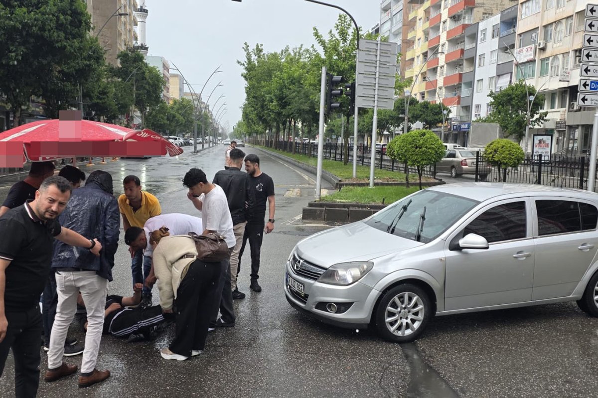 Batman'da otomobil bisikletli çocuğa çarptı