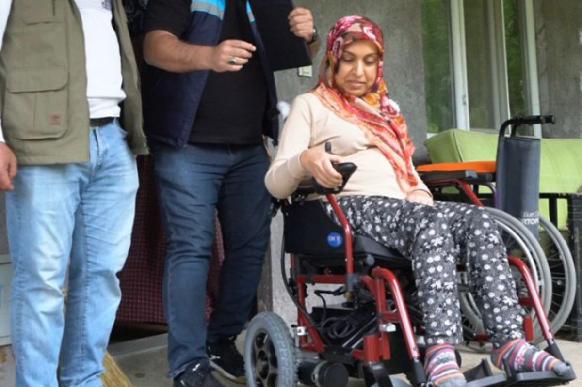 Malatya'da engelli bireylere akülü sandalye desteği