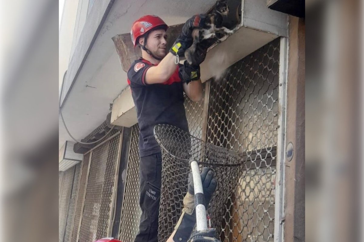 İzmir itfaiyesi bayram tatilinde 998 olaya müdahale etti