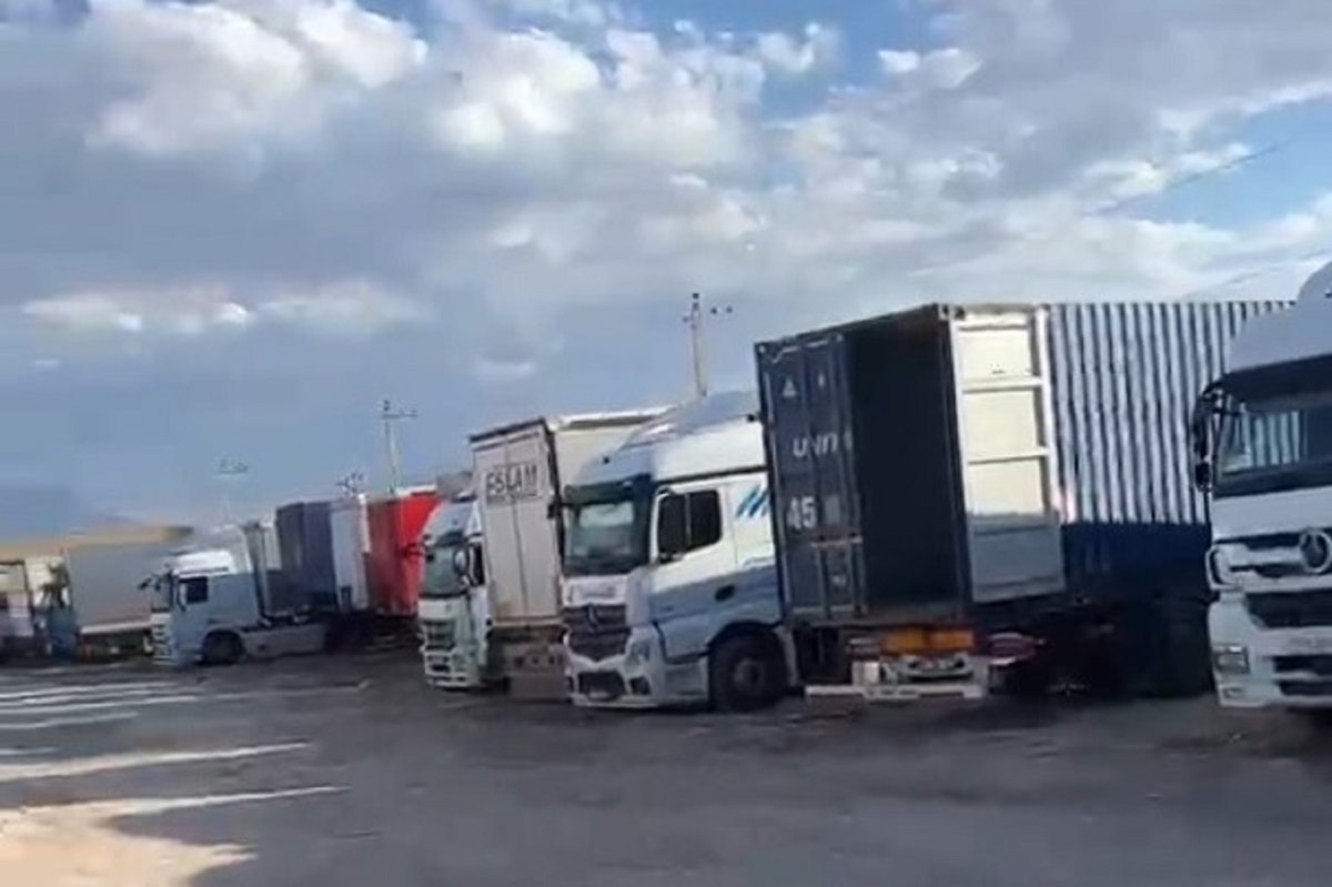Nahçıvan’da tır şoförlerinden imdat çağrısı "5 gündür tozun toprağın içinde mahsur kaldık!"