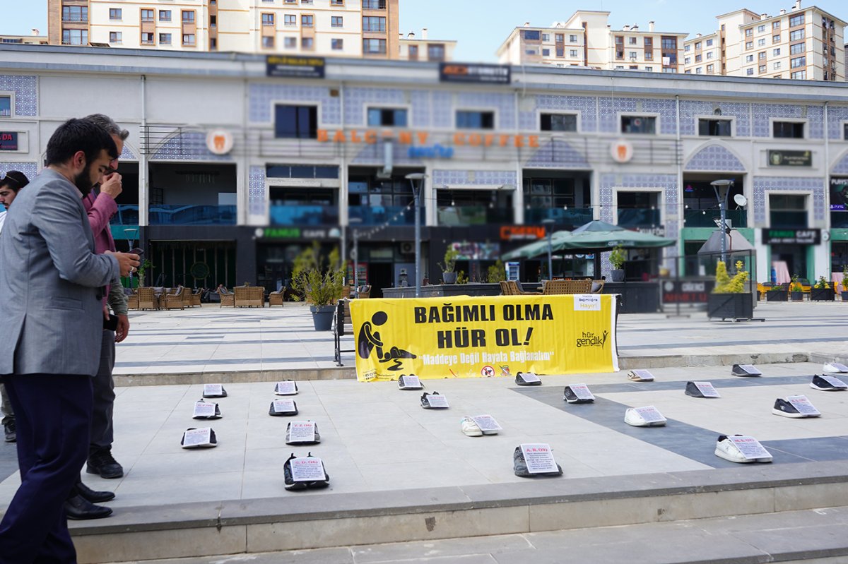 Şırnak’ta uyuşturucuya karşı "Bağımlı olma, hür ol" sergisi
