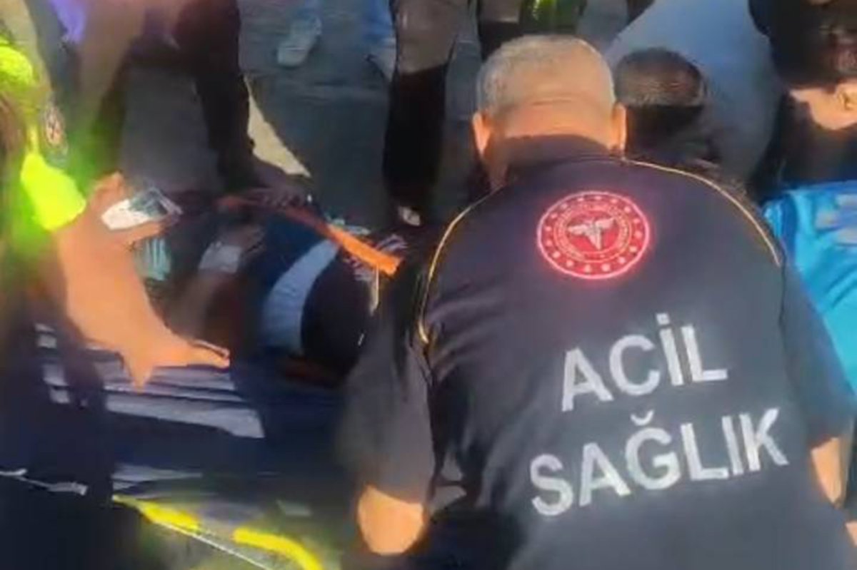 Malatya'da hafif ticari araç devrildi: 2 yaralı