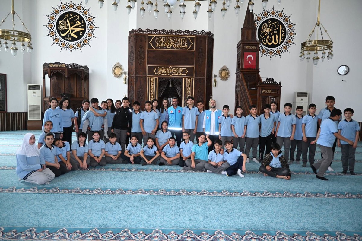 ÇEDES kapsamında öğrencilere camide yıl sonu etkinliği