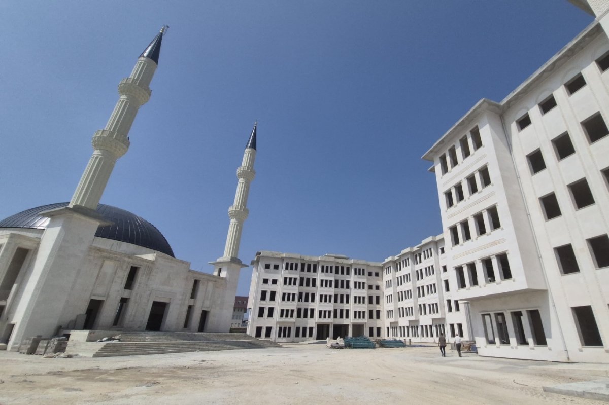 Mersin İl Müftülüğünün yerleşke inşaatında çalışmalar sürüyor