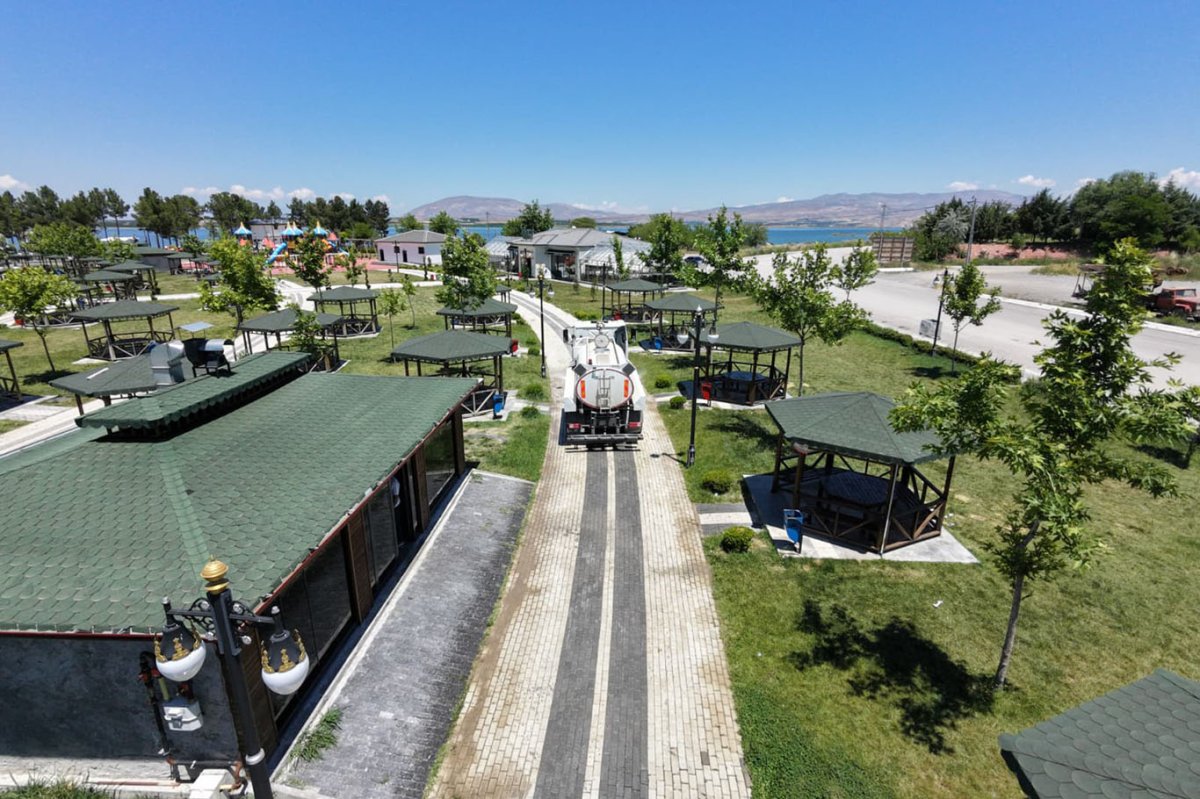 Battalgazi Belediyesinden Kırkgöz Sahil Parkında temizlik çalışması