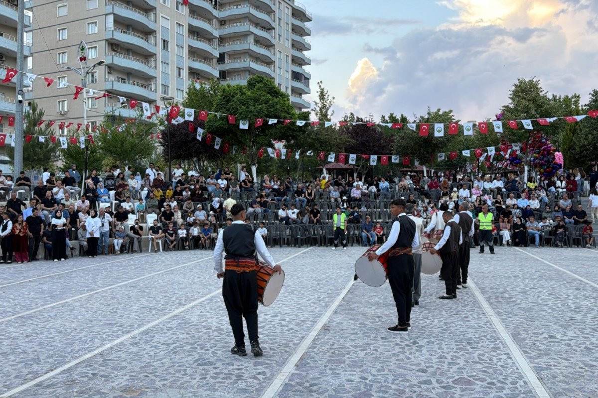 Yeşilli’de Kiraz Festivali, hizmet beklentileri ve tepkilere rağmen gerçekleştirildi