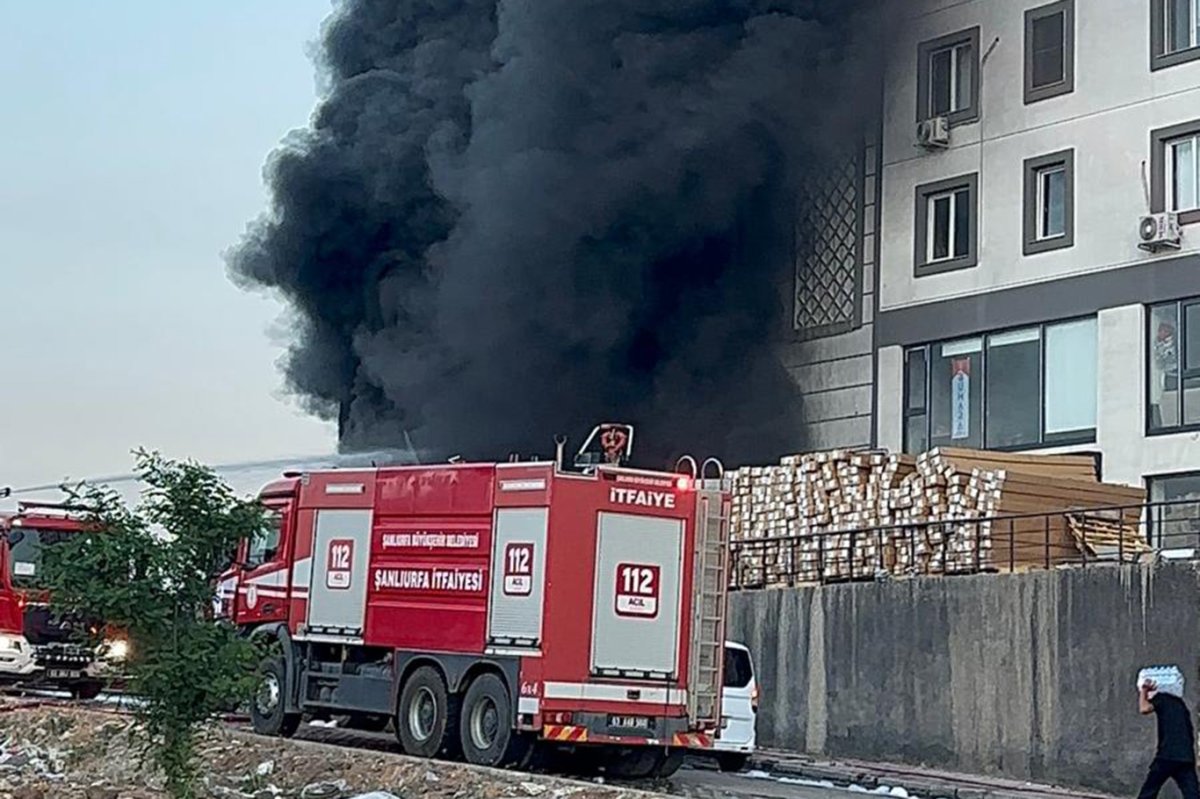 Şanlıurfa'da iş yeri yangını: 5 yaralı