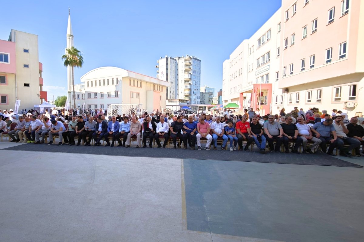 Mersin'de imam hatip öğrencilerinin hazırladığı eserler sergilendi