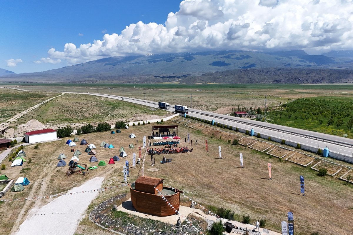 Ağrı'da "Büyük Tufan" zirvesi gerçekleştirildi