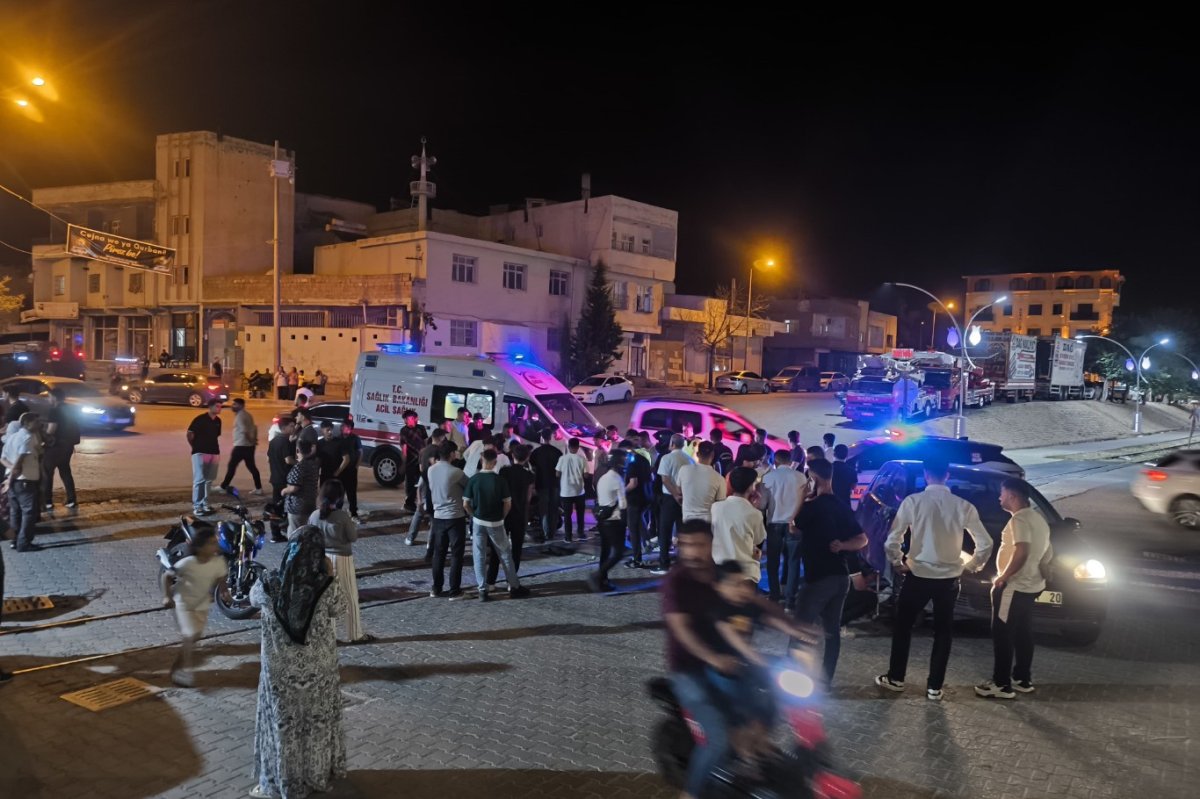 Mardin’de otomobil ile motosiklet çarpıştı: 2 ağır yaralı