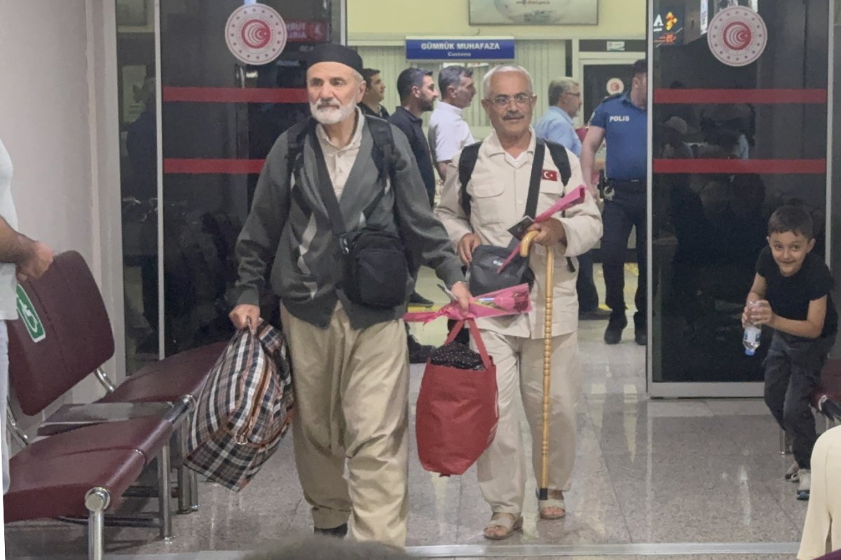 Hacılar: Kâbe'den ayrılmak çok zor oldu