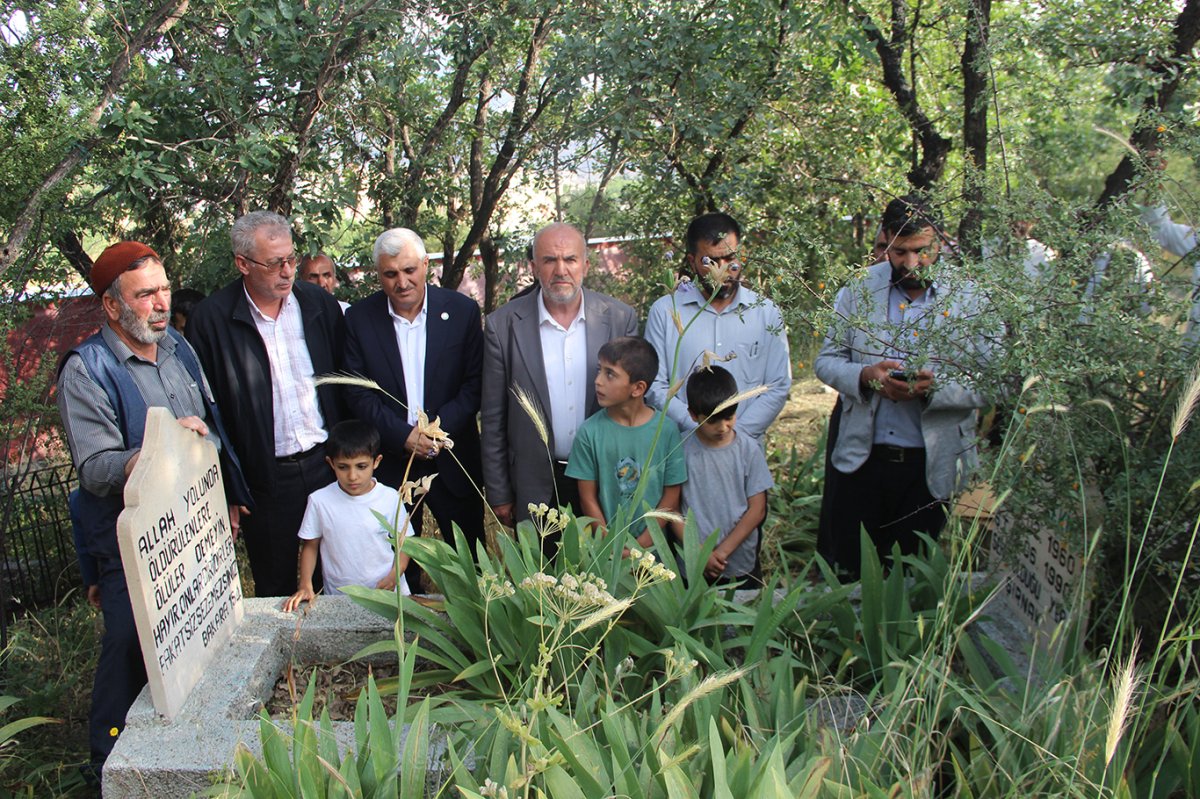Hasan Tekin şehadetinin 36'ncı yılında kabri başında yad edildi