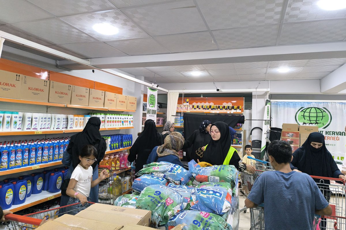 Şanlıurfa Umut Kervan’ından yüzlerce aileye sosyal market desteği